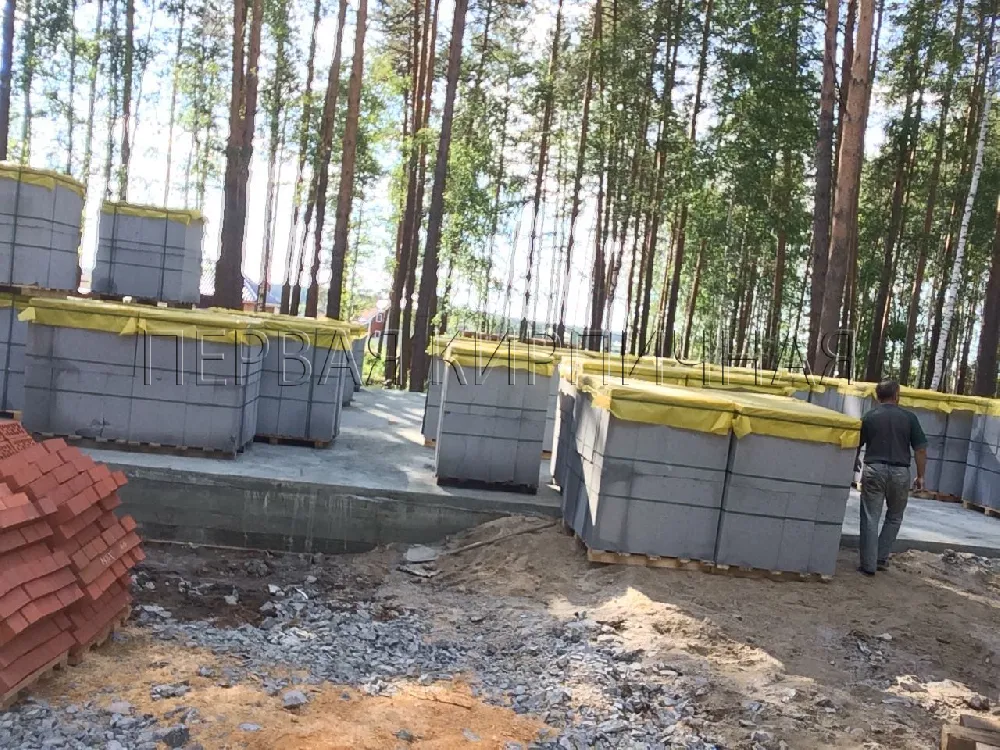 Кирпич керамический и газоблок в пос. Октябрьский